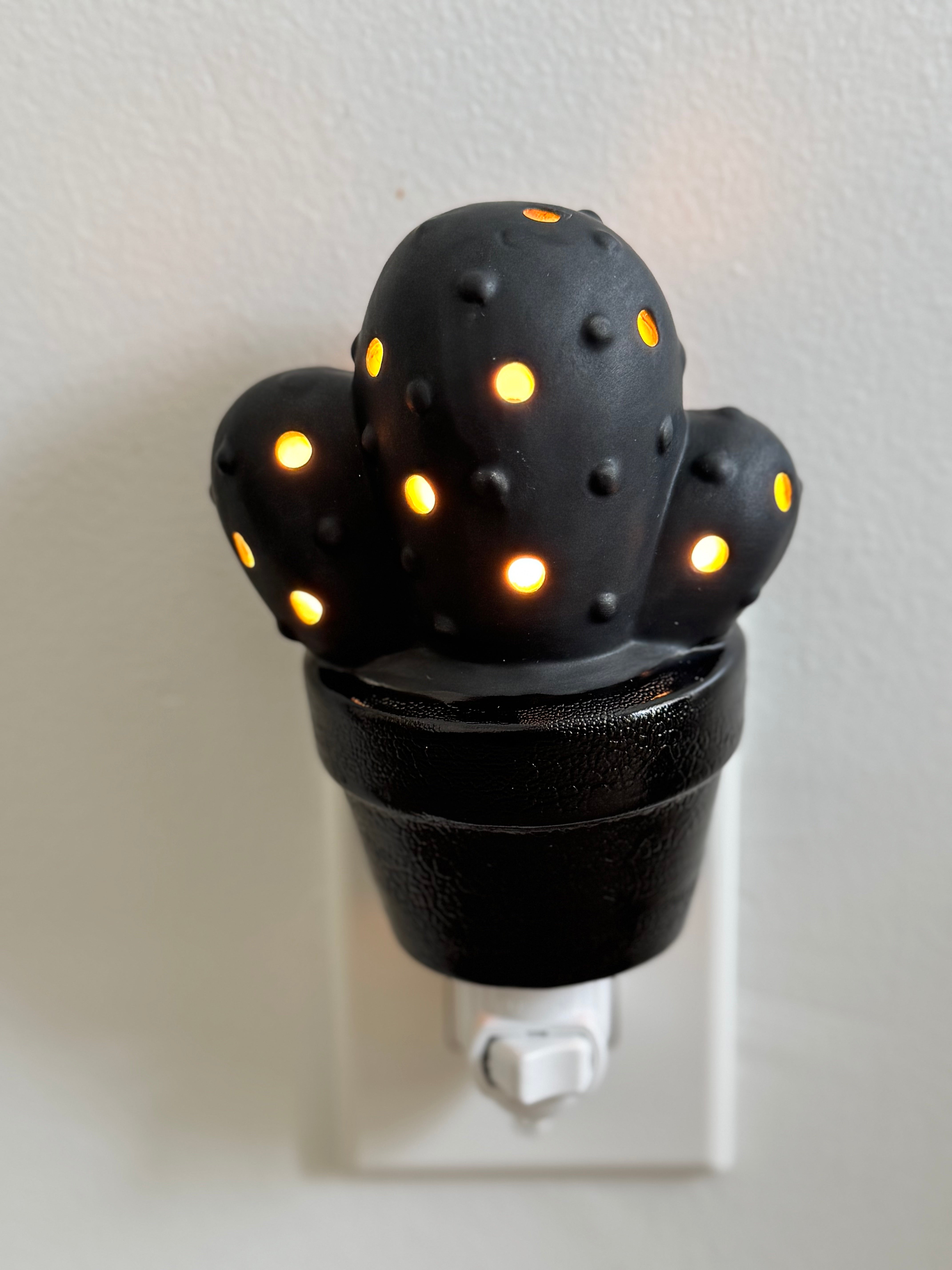 Cactus Night Light - Matte Black